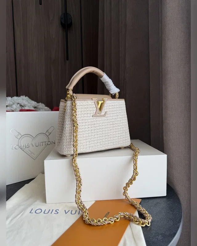 Louis Vuitton Capucines Raffia Beige — головне фото товару