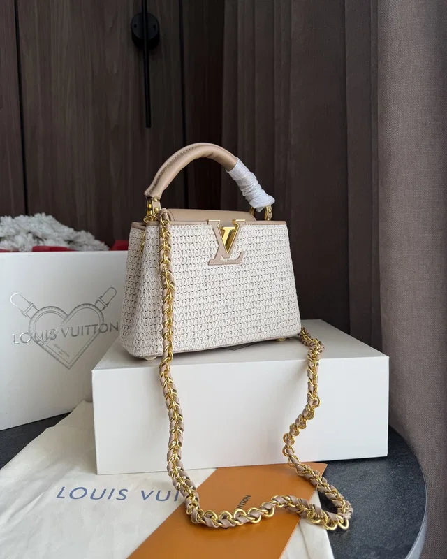 Louis Vuitton Capucines Raffia Beige — головне фото товару