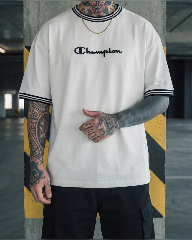Champion Футболка Champion біла 0635W — головне фото товару