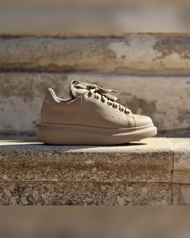 McQueen Mokko Matte — головне фото товару