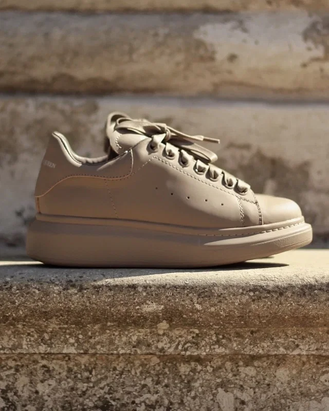 McQueen Mokko Matte — головне фото товару