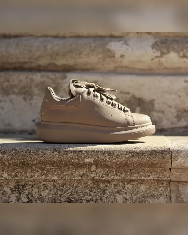 McQueen Mokko Matte — головне фото товару