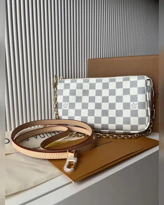 Louis Vuitton Damier Azur Pochette — головне фото товару