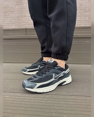Nike INITIATOR black white — головне фото товару