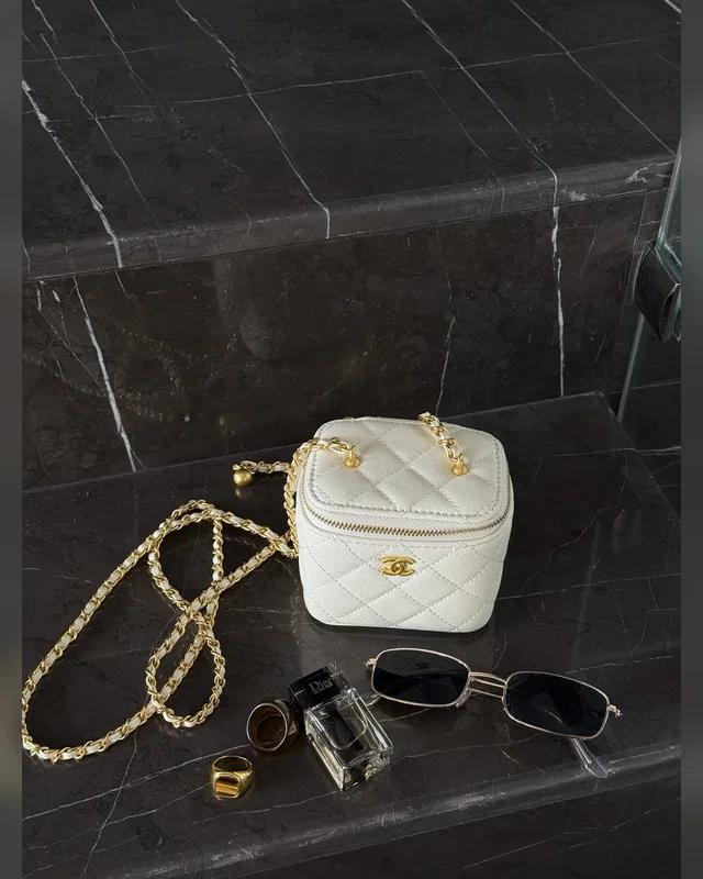 Chanel Classic White Lambskin Pearl Crush Mini Vanity Case [оригінальна коробка] 11 х 10 х 7 — головне фото товару