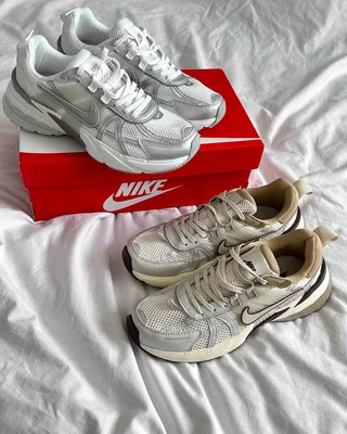 Nike (WMNS) Nike V2K Run 'Metallic Silver' FD0736-104 — головне фото товару