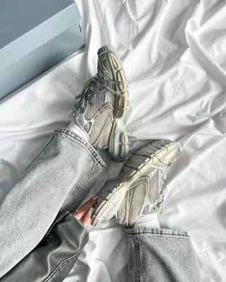 Balenciaga Wmns 3XL Sneaker 'Worn-Out Light Beige' — головне фото товару