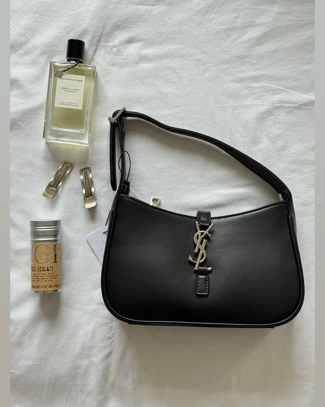 Saint Laurent Hobo Le 5 A 7 Leather Shoulder Bag in Black/Silver 25 х 14 х 6 — головне фото товару