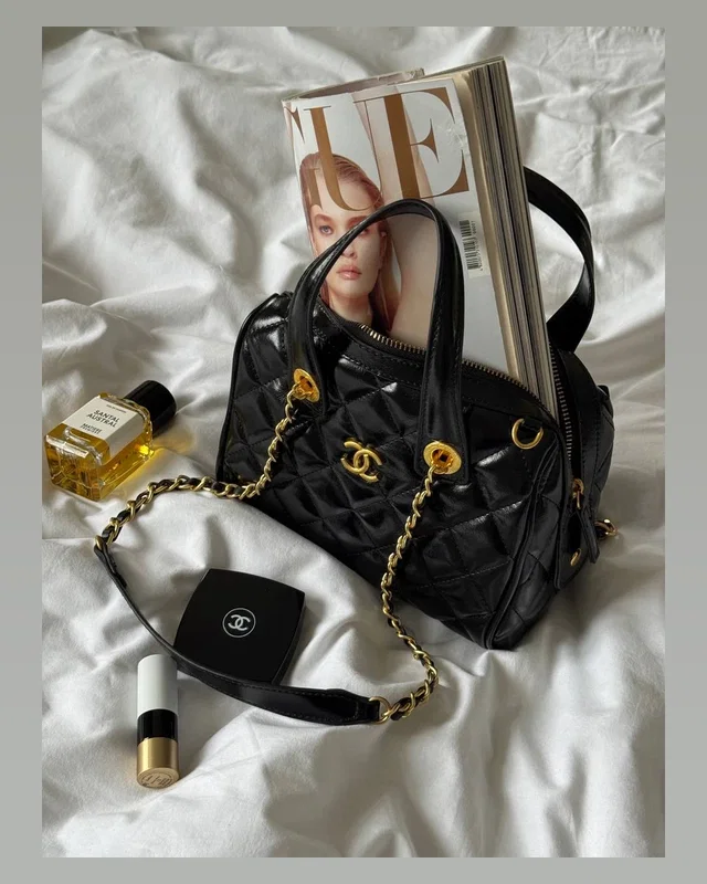 Chanel Small Bowling Bag in Patent Crumpled Calfskin Black Gold 22 х 17 х 11 — головне фото товару