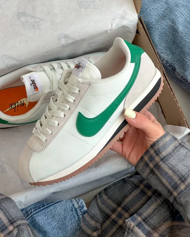 Nike Cortez White/Green — головне фото товару