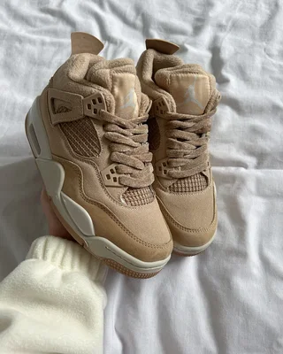 Nike Air Jordan 4 Retro "Cozy Girl" (HV0823-200) — головне фото товару