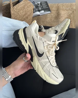 Nike V2K Runtekk Beige Black — головне фото товару