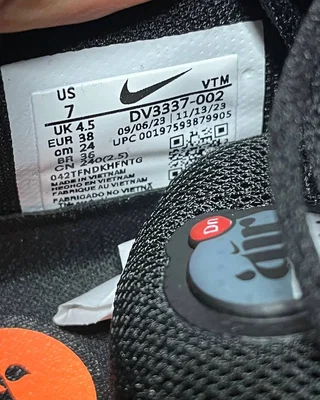 Nike Air Max DN 'Black Metallic Grey' Nike DV3337 006 — головне фото товару
