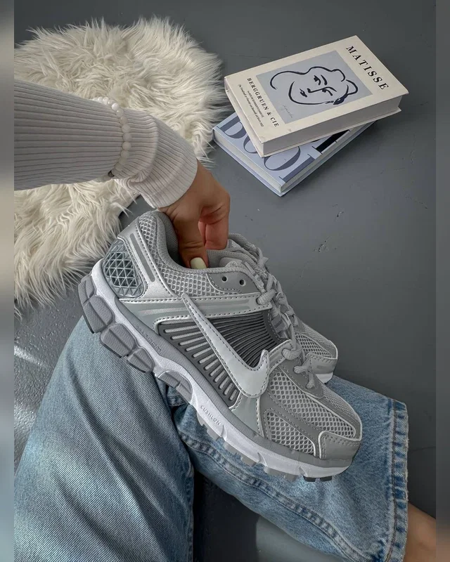 Nike Zoom Vomero 5 Silver — головне фото товару