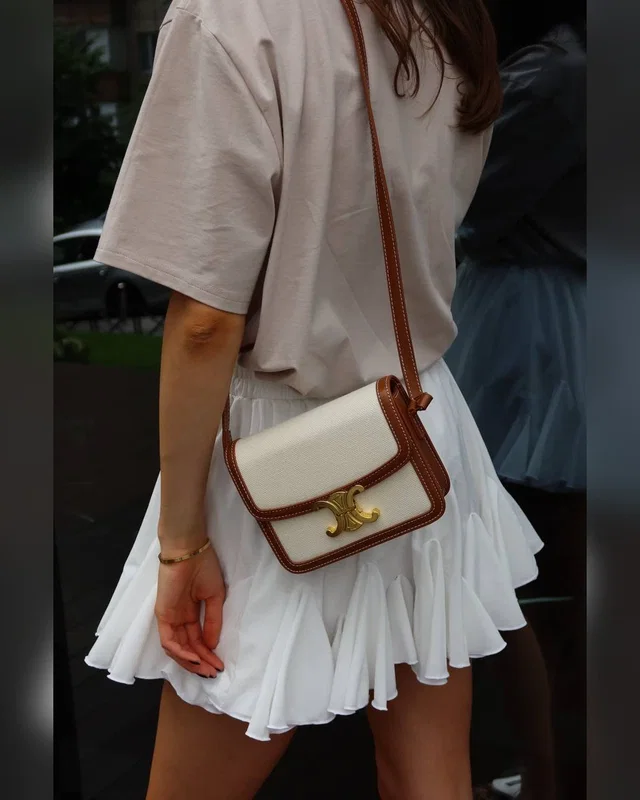 Celine Teen Triomphe Bag in Textile Calfskin Tan [звичайна брендована коробка] 18 x 14 x 5 — головне фото товару
