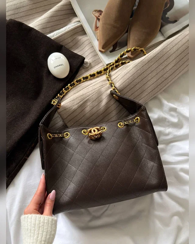 Chanel 25 Small Handbag Brown Gold — головне фото товару