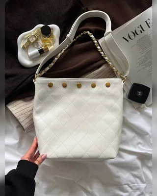 Chanel Small CC Quilted Shopping Bag Milk Gold 24 x 27 x 13 — головне фото товару