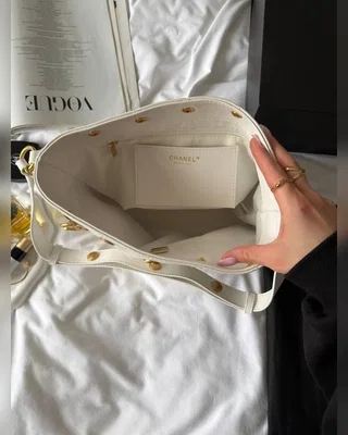 Chanel Small CC Quilted Shopping Bag Milk Gold 24 x 27 x 13 — головне фото товару
