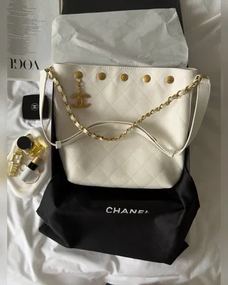 Chanel Small CC Quilted Shopping Bag Milk Gold 24 x 27 x 13 — головне фото товару