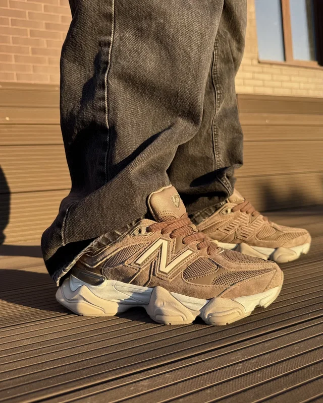 New Balance 9060 brown white — головне фото товару
