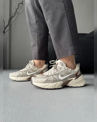 Nike V2K Runtekk Brown Beige — головне фото товару