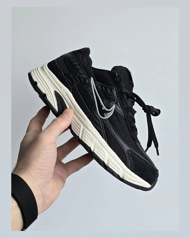Nike Initiator White Black — головне фото товару
