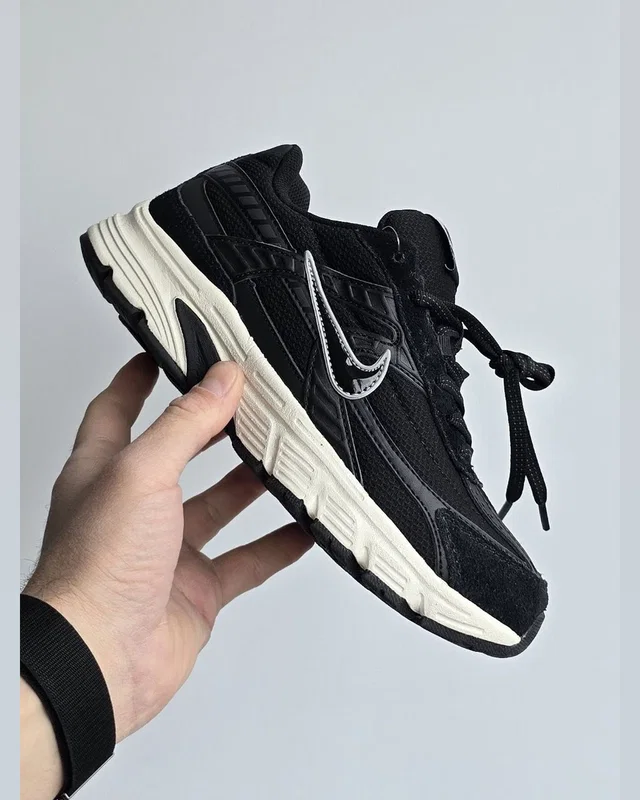 Nike Initiator White Black — головне фото товару
