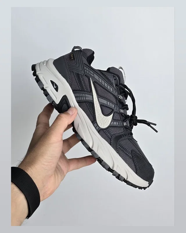 Nike V2K Run Gore Tex • Grey • — головне фото товару