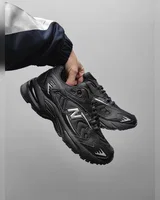 New Balance 725 Black — головне фото товару