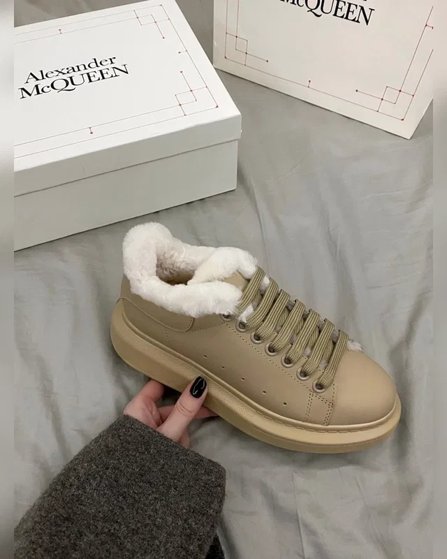 McQueen Beige Fur — головне фото товару
