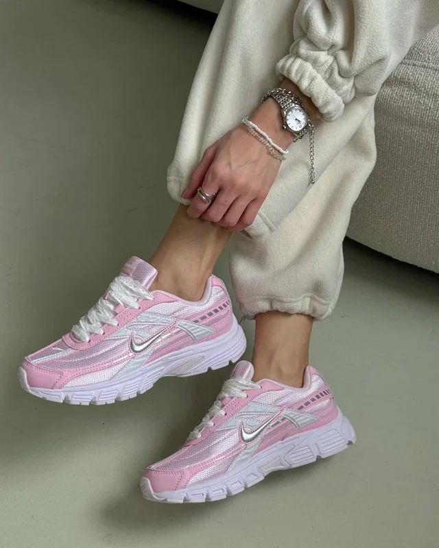 Nike Initiator Pink — головне фото товару