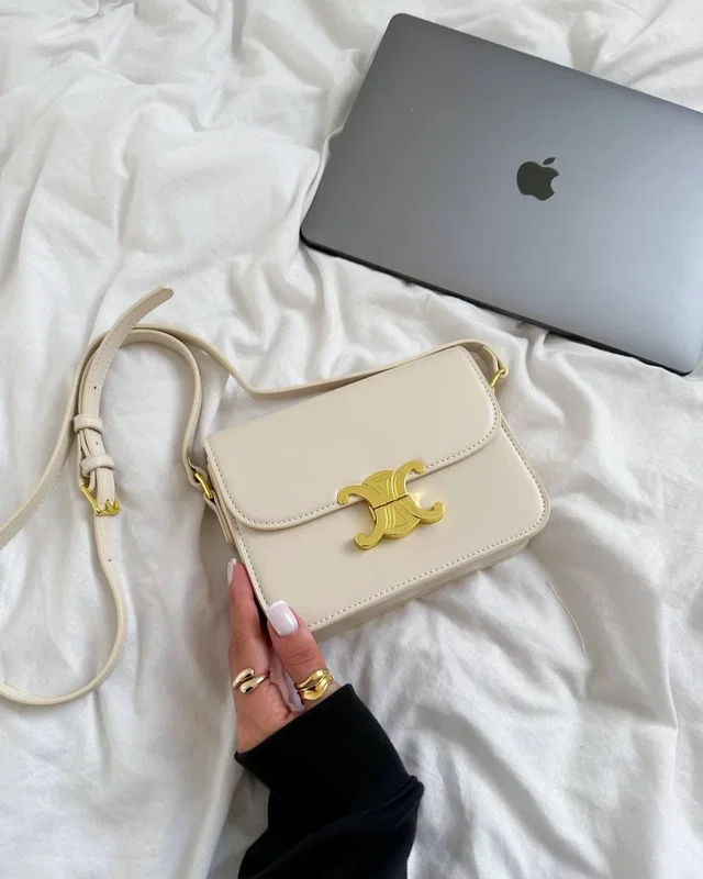 Celine Teen Triomphe Bag Cream in Shiny Calfskin [оригінальна коробка] 18 x 14 x 5 — головне фото товару