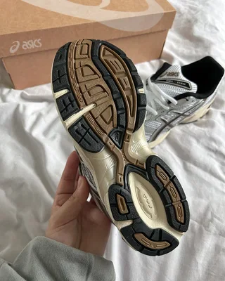 Asics Gel-1130 'White Clay Canyon' 1201A256-113 — головне фото товару