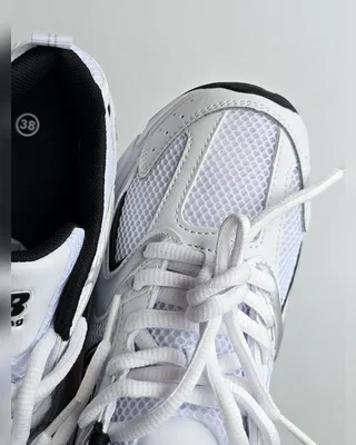 New Balance 530 • White Black • — головне фото товару
