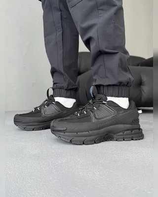 Nike Zoom Vomero Roam Triple Black — головне фото товару
