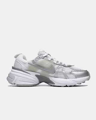 Nike (WMNS) Nike V2K Run 'Metallic Silver' FD0736-104 — головне фото товару