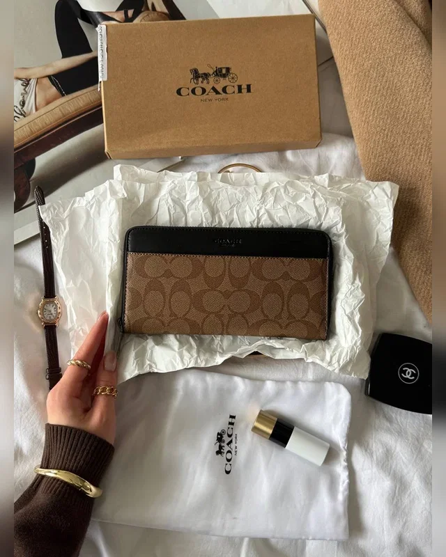 Coach Accordion Wallet Beige/Black 20 х 10 х 3 — головне фото товару