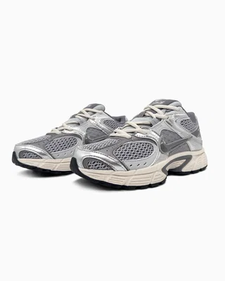 Nike V5 RNR Silver Grey — головне фото товару