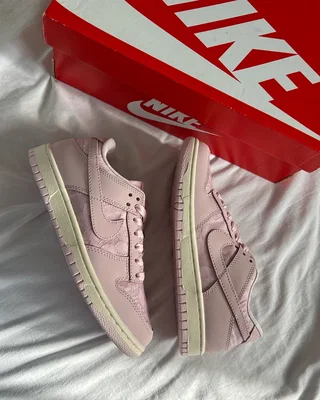 Nike SB Dunk Low WMNS Lace Pack Regal Pink — головне фото товару