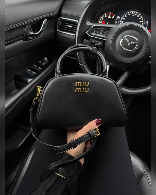 Miu Miu MiuMiu Leather Top Handle Bag Black [Ориг Коробка] 24 х 15 x 11 — головне фото товару