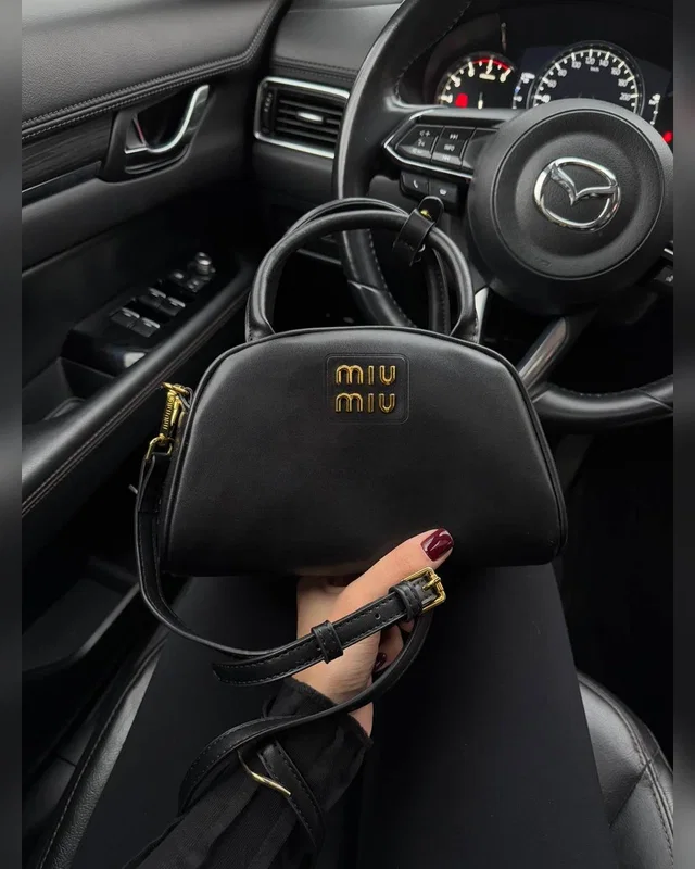 Miu Miu MiuMiu Leather Top-Handle Bag Black [Ориг Коробка] 24 х 15 x 11 — головне фото товару
