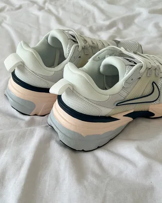 Nike V2K Run Runtekk 'Summit White Navy' FD0736-102 — головне фото товару