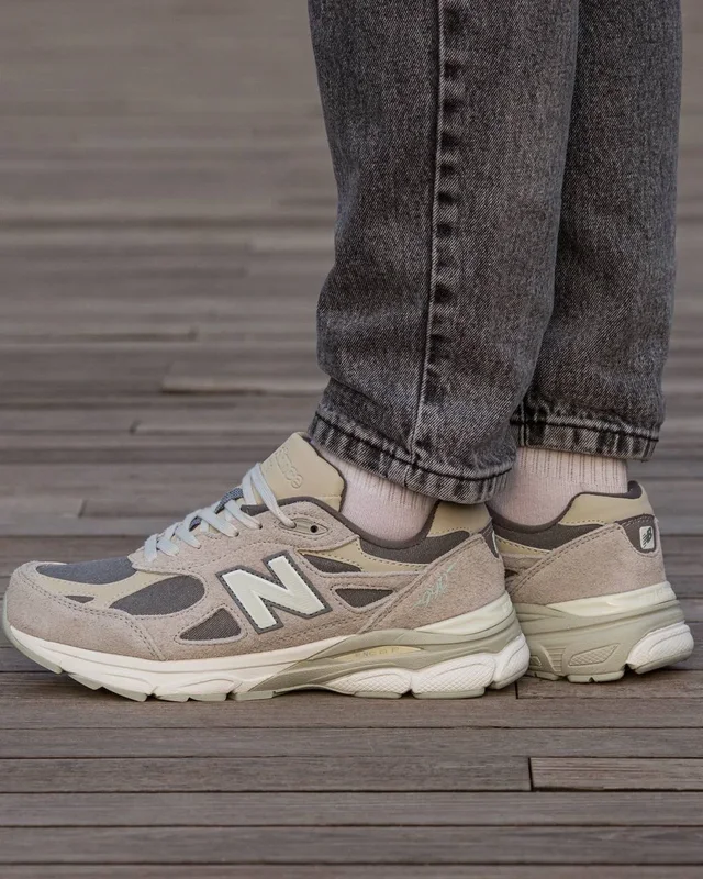 New Balance 990 v3 x Levis — головне фото товару