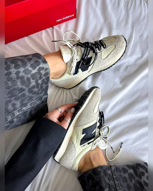 New Balance 471 Beige Black — головне фото товару
