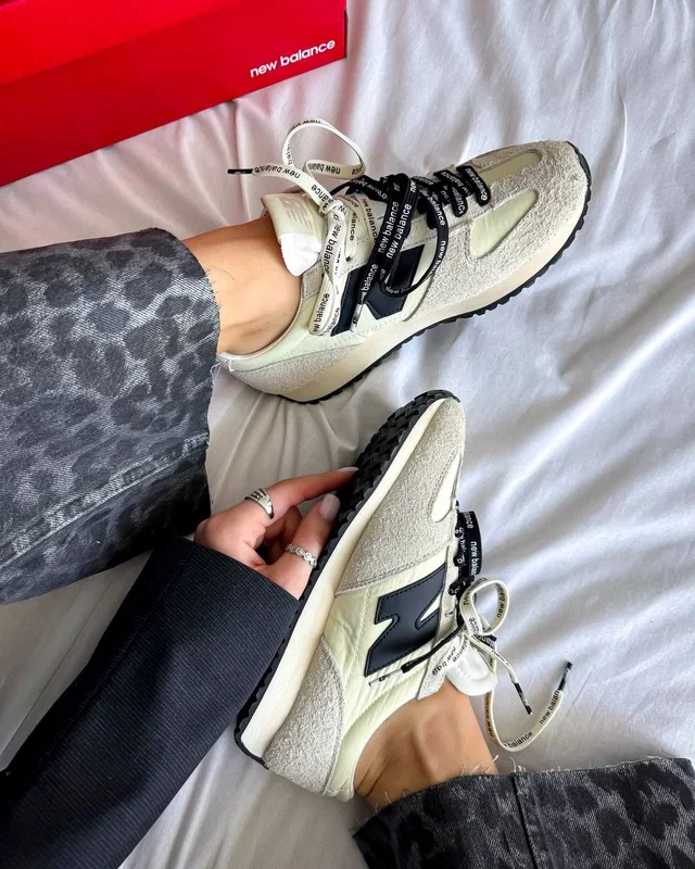 New Balance 471 Beige/Black — головне фото товару
