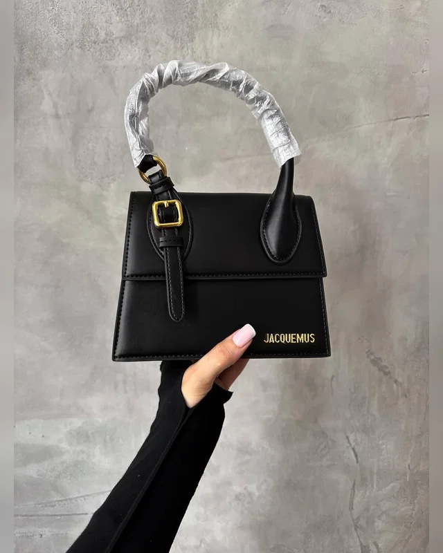 Jacquemus Le Chiquito Moyen Boucle Black 17 x 14 x 7,5 — головне фото товару