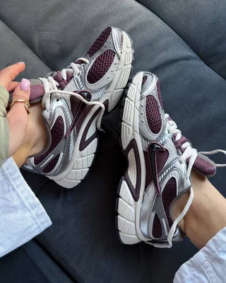 Nike V5 RNR 'Burgundy Crush Wine Red' — головне фото товару