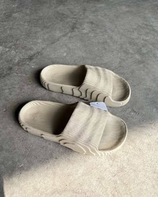 Adidas Adilette Core — головне фото товару