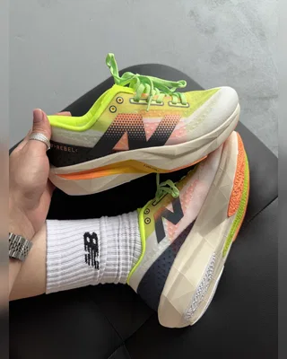 New Balance Fuelcell Rebel V4 Lime Orange — головне фото товару