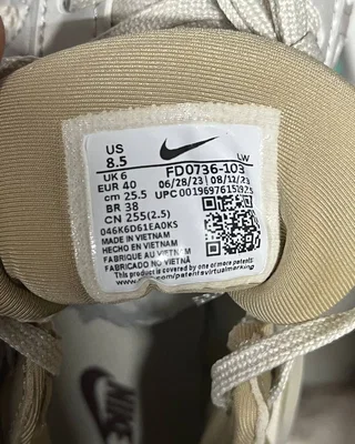 Nike Wmns V2K Run 'Light Orewood Brown'Nike FD0736 103 — головне фото товару
